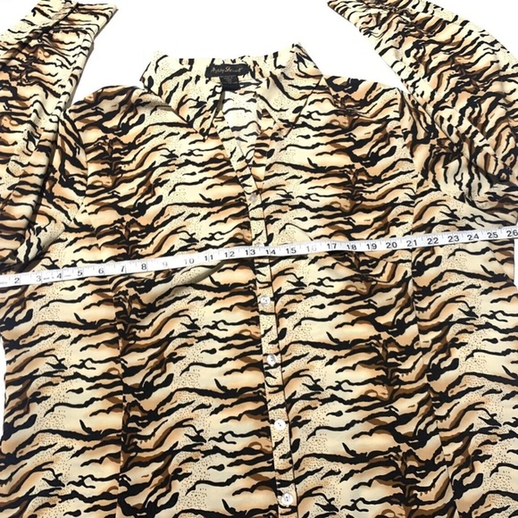Ashley Stewart Tiger Print Button Front Long‎ Sleeve Shirt Top Plus Size 20W - Picture 4 of 5
